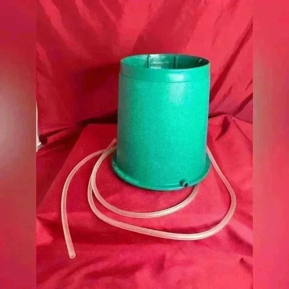 Christmas Tree Automatic  Waterer - Picture 4 of 11